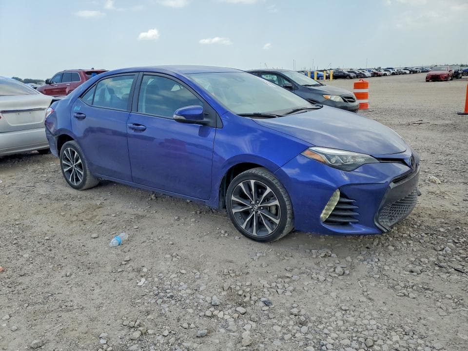 2017 TOYOTA COROLLA SE 4