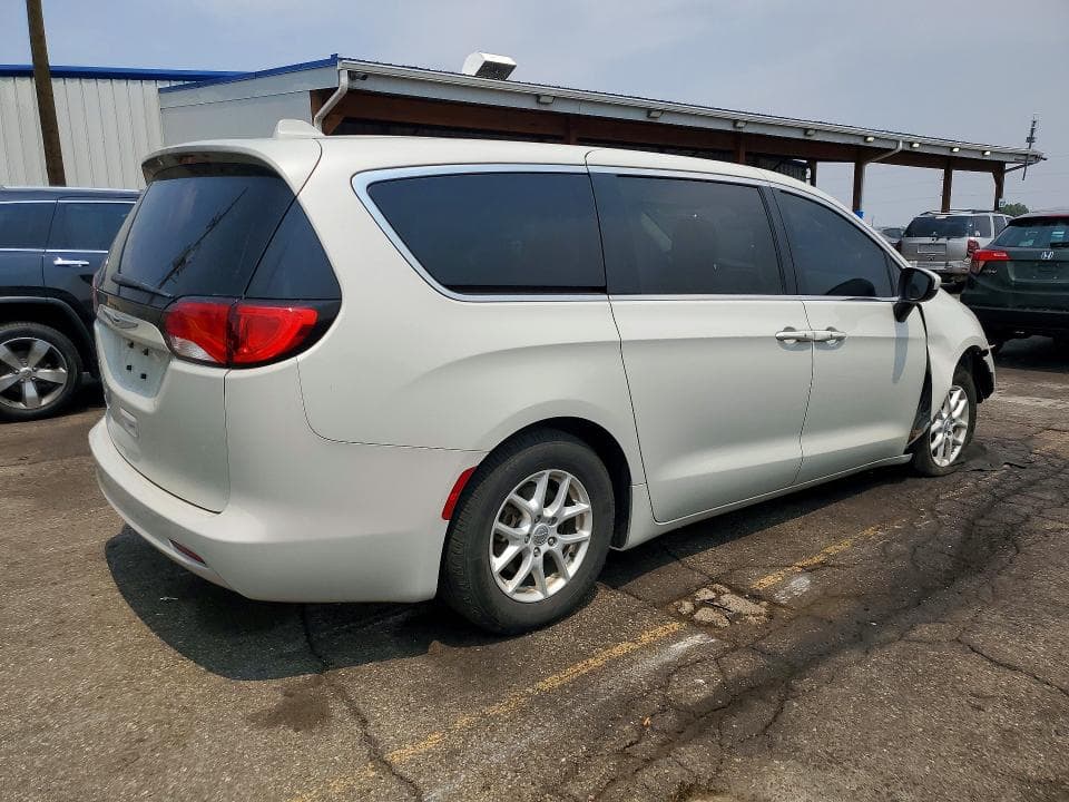 2017 CHRYSLER PACIFICA TOURING 3