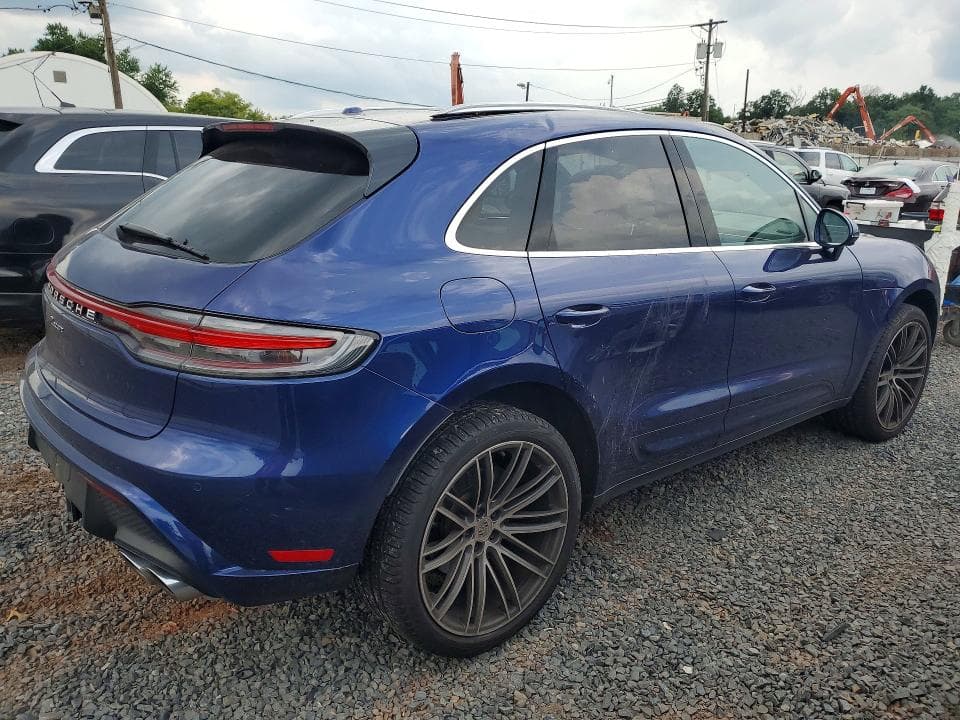 2024 PORSCHE MACAN BASE 3