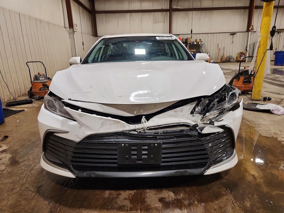 2021 TOYOTA CAMRY LE 5
