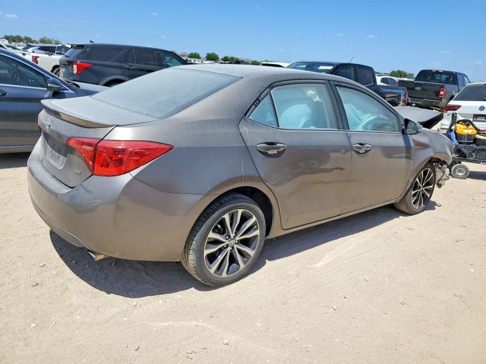 2017 TOYOTA COROLLA SE 3