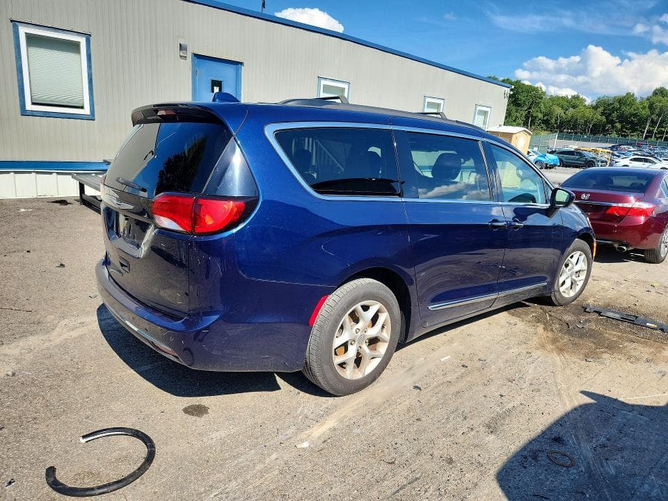 2017 CHRYSLER PACIFICA TOURING L 3