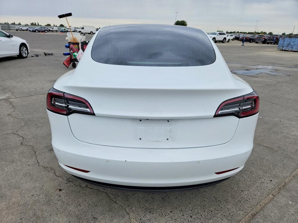 2018 TESLA MODEL 3 6