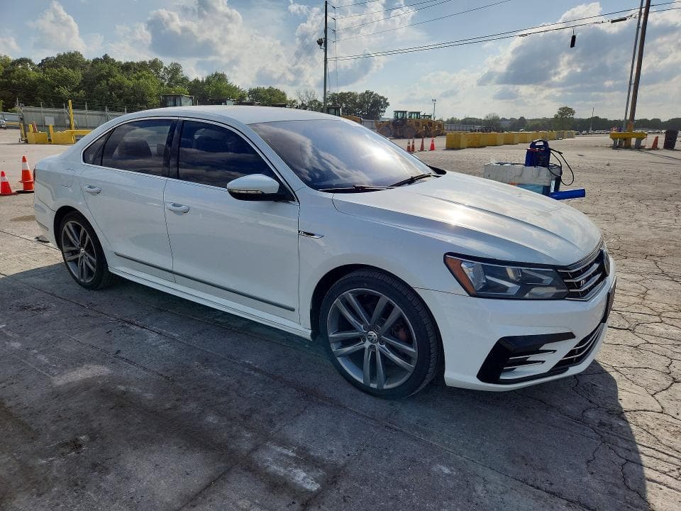2017 VOLKSWAGEN PASSAT R-LINE 4