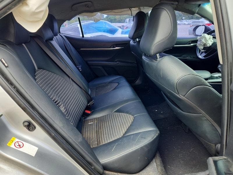 2018 TOYOTA CAMRY SE 10