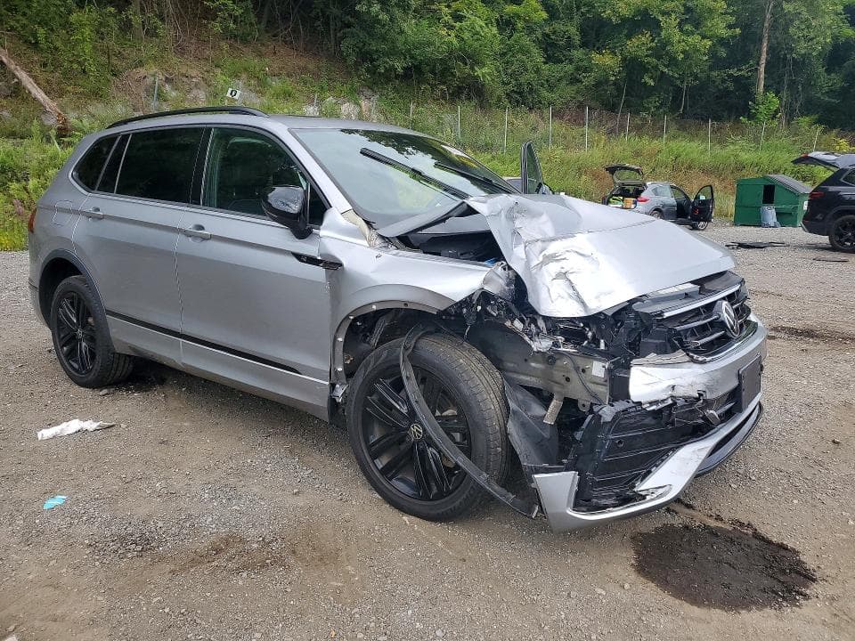 2022 VOLKSWAGEN TIGUAN SE R-LINE BLACK 4