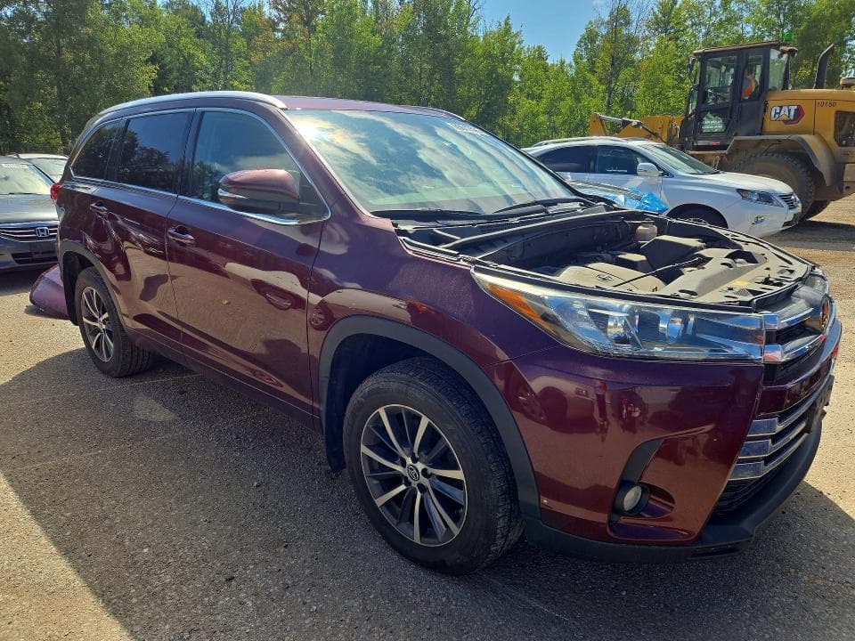 2017 TOYOTA HIGHLANDER XLE 4