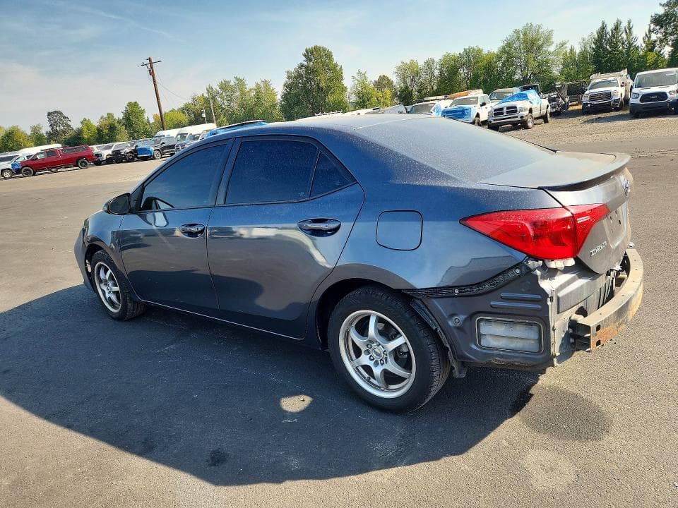 2018 TOYOTA COROLLA SE 2