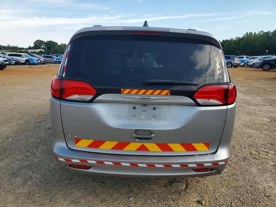2021 CHRYSLER VOYAGER LXI 6