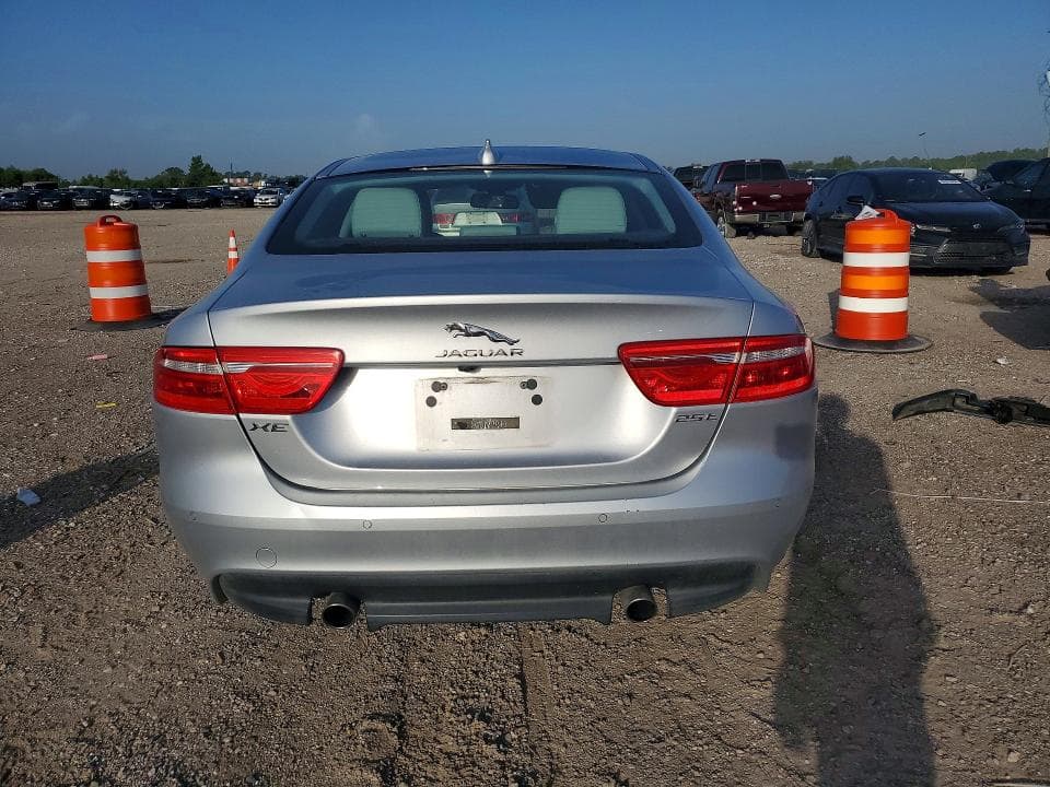 2017 JAGUAR XE PREMIUM 6