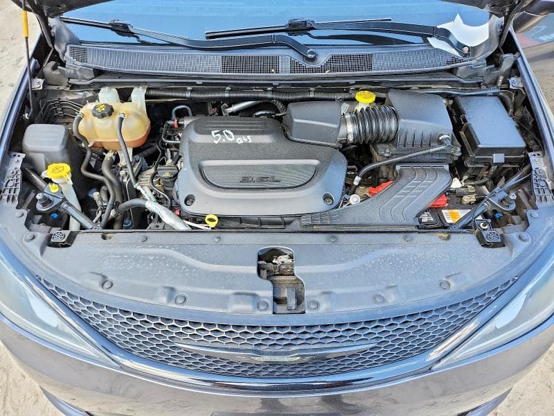 2019 CHRYSLER PACIFICA TOURING L 12