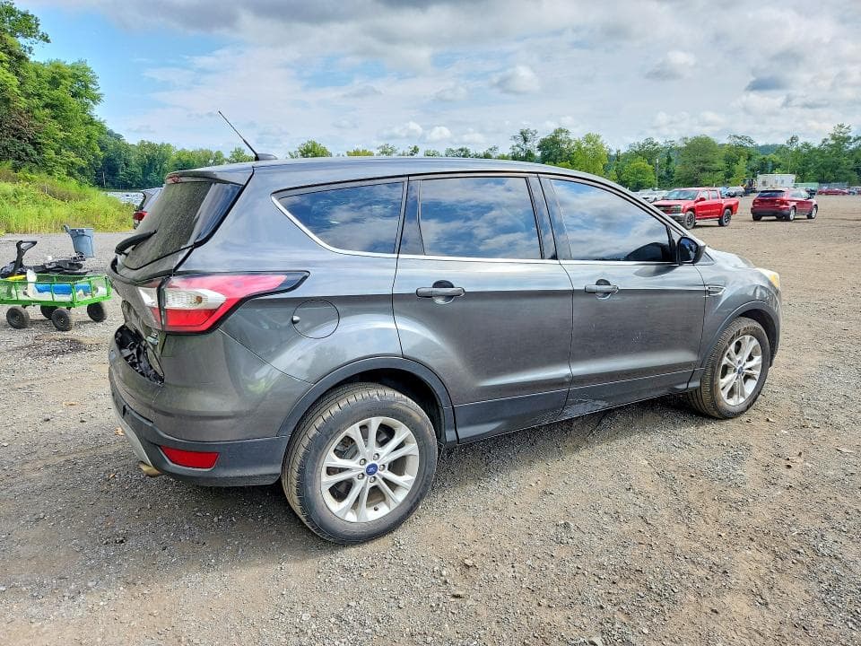 2017 FORD ESCAPE SE 3