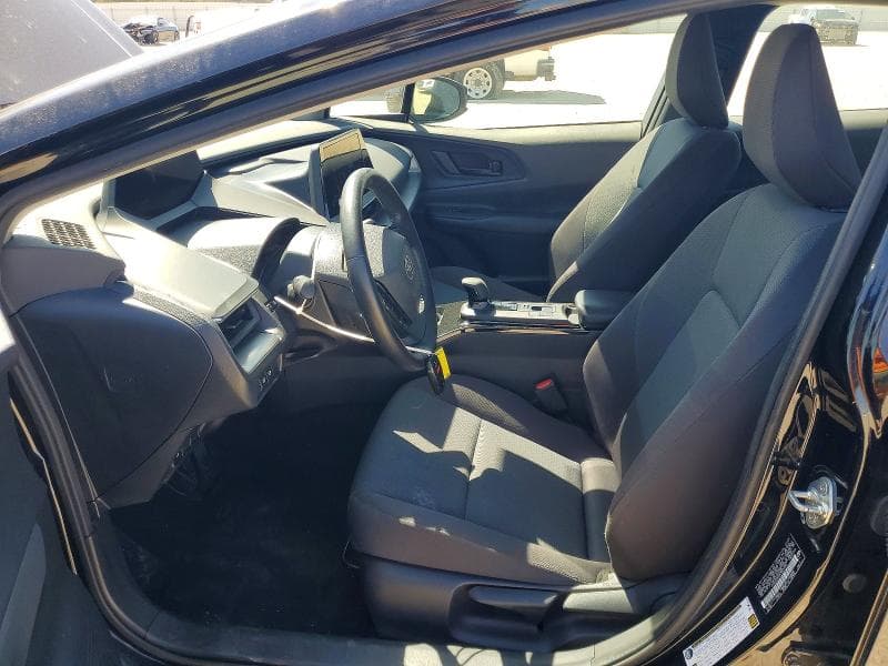 2024 TOYOTA PRIUS LE 7