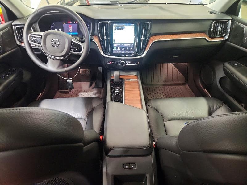 2025 VOLVO V60 CROSS COUNTRY PLUS 8