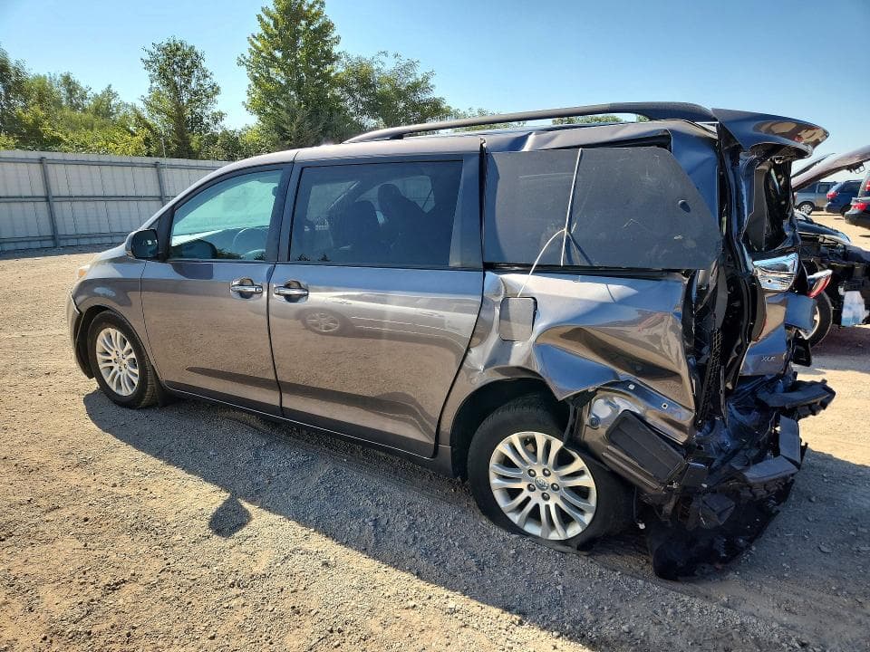 2017 TOYOTA SIENNA XLE 8-PASSENGER 2