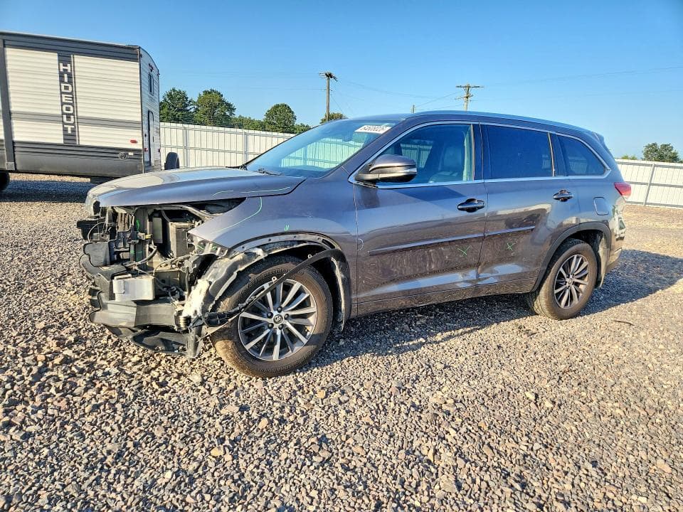 2017 TOYOTA HIGHLANDER XLE - 1