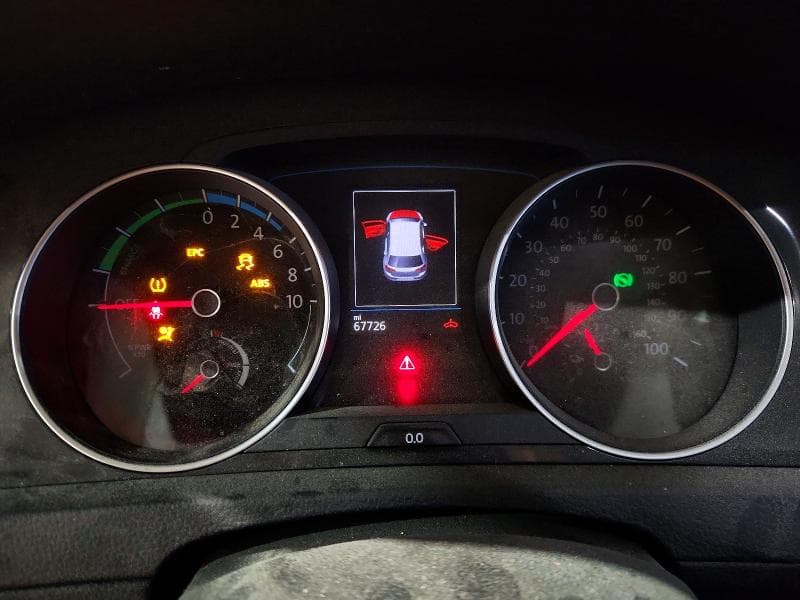 2019 VOLKSWAGEN E-GOLF SE 9