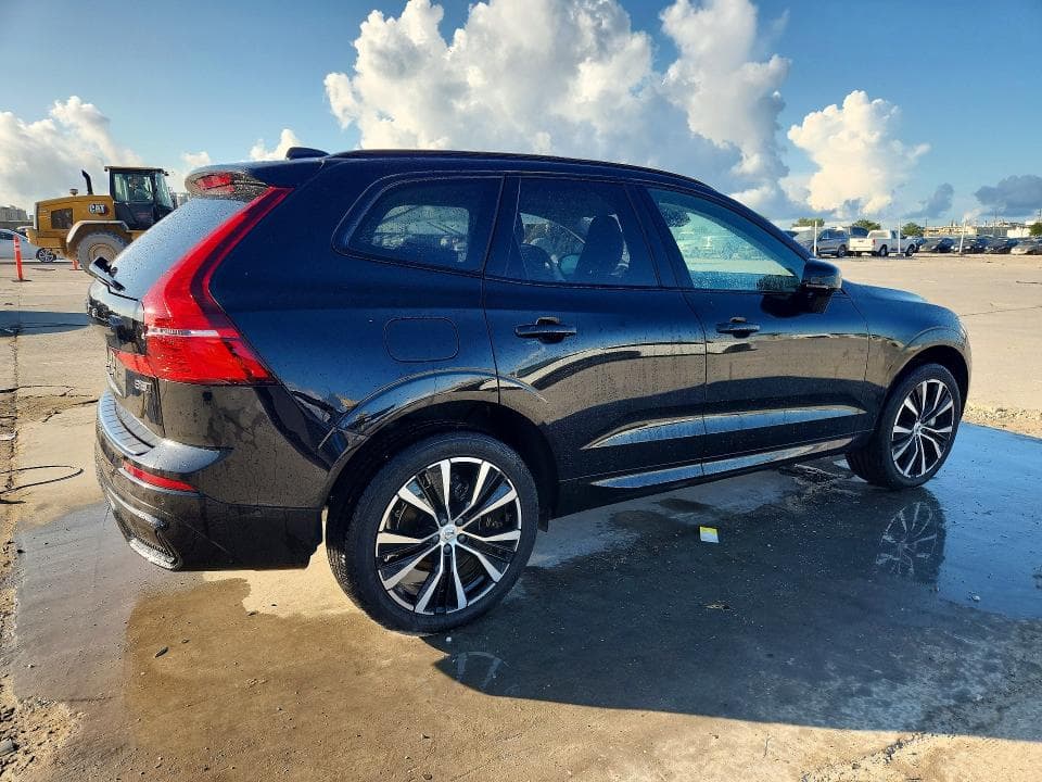 2025 VOLVO XC60 PLUS 3