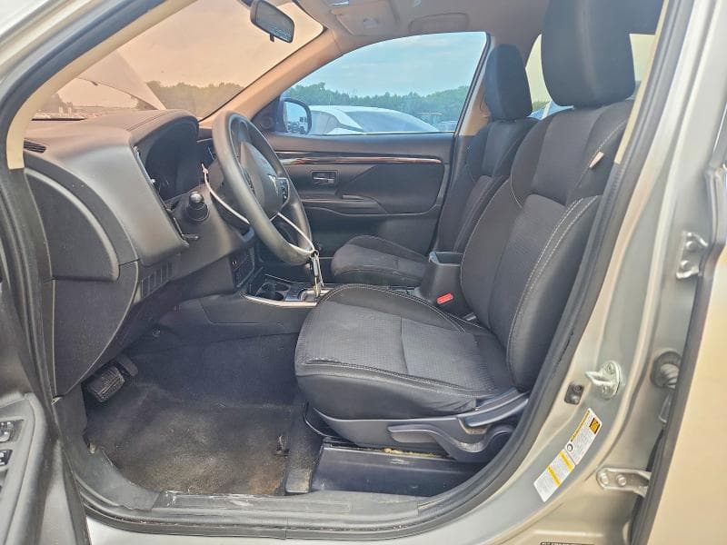 2019 MITSUBISHI OUTLANDER ES 7