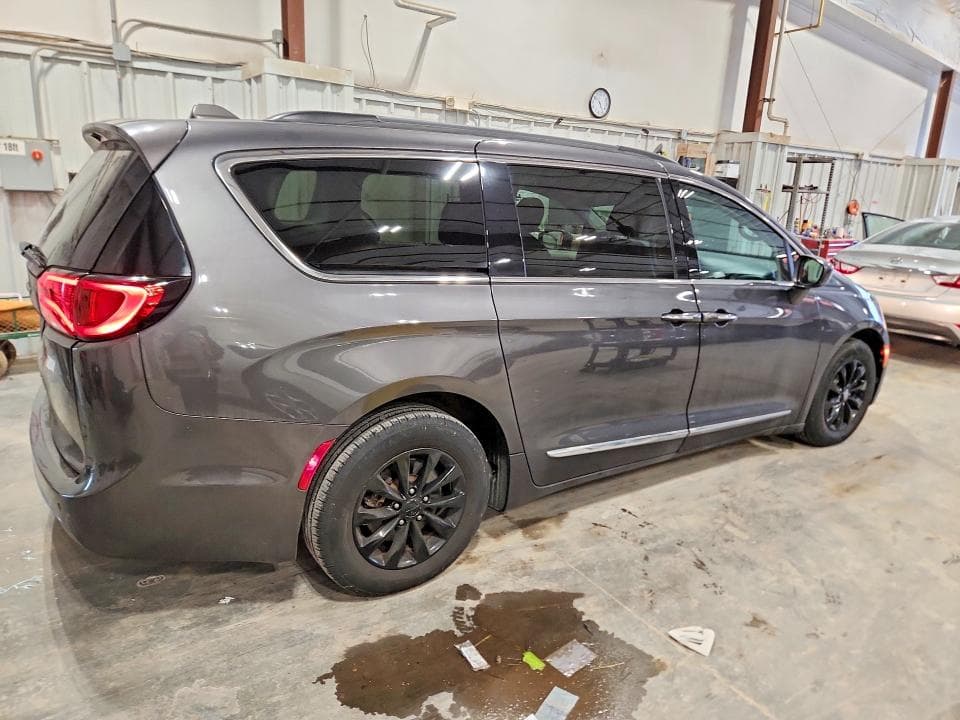 2017 CHRYSLER PACIFICA TOURING L 3