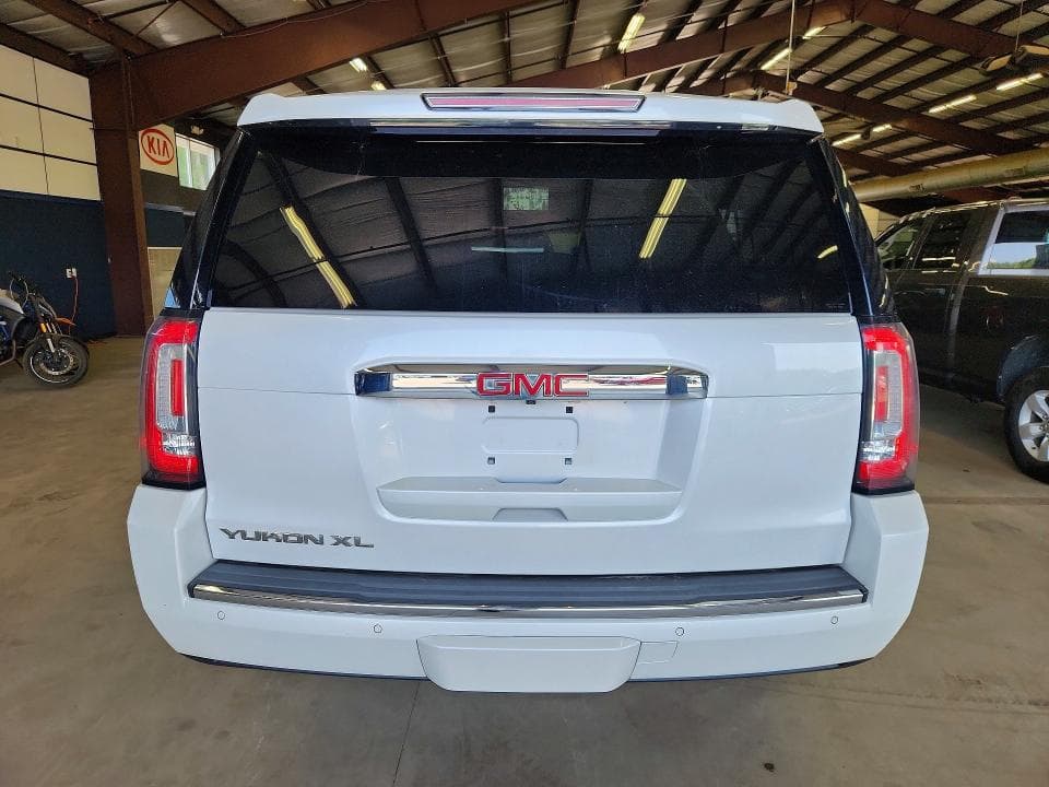2017 GMC YUKON XL DENALI 6