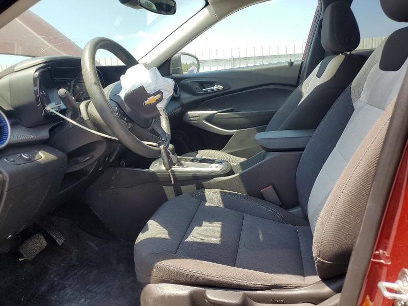 2024 CHEVROLET TRAX LS 7