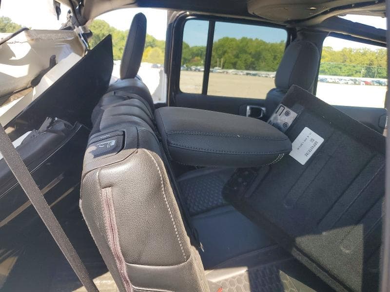 2025 JEEP WRANGLER SAHARA 11