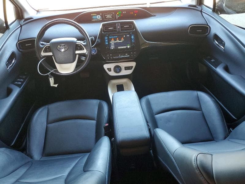 2017 TOYOTA PRIUS THREE TOURING 8