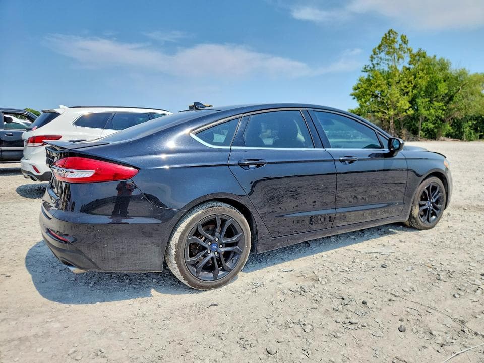 2019 FORD FUSION SE 3
