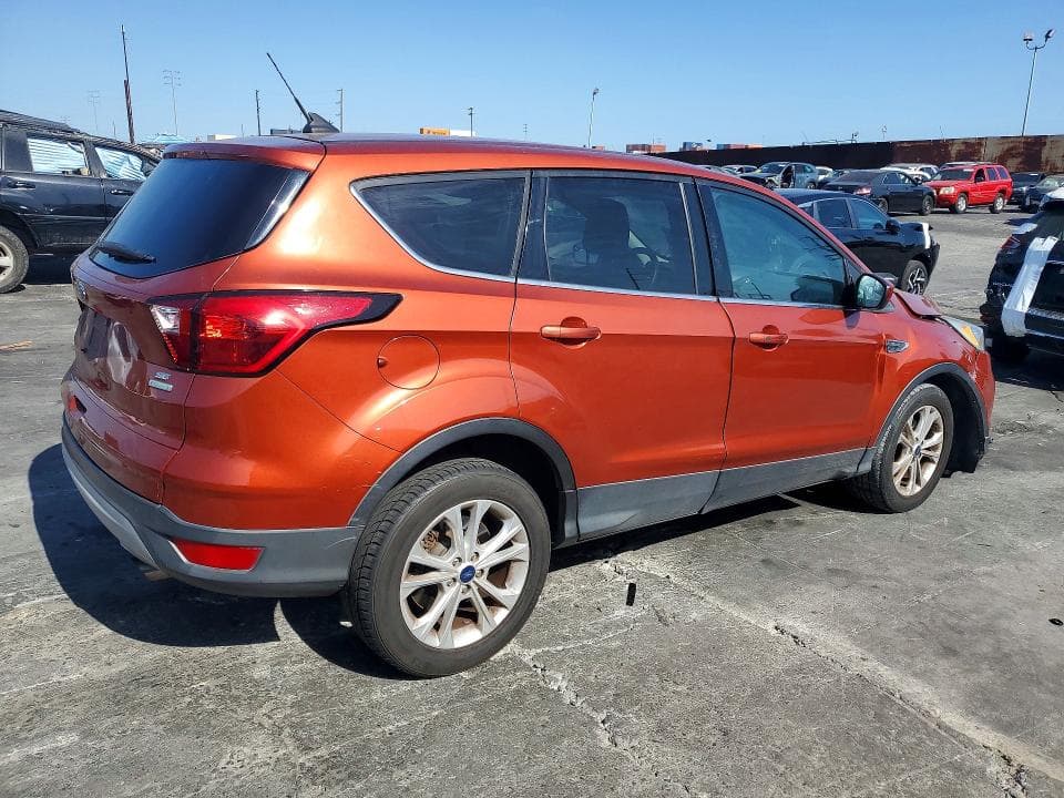 2019 FORD ESCAPE SE 3