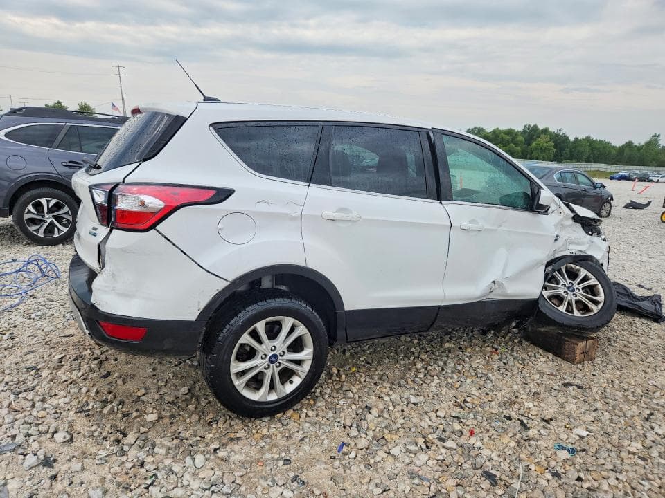 2017 FORD ESCAPE SE 3