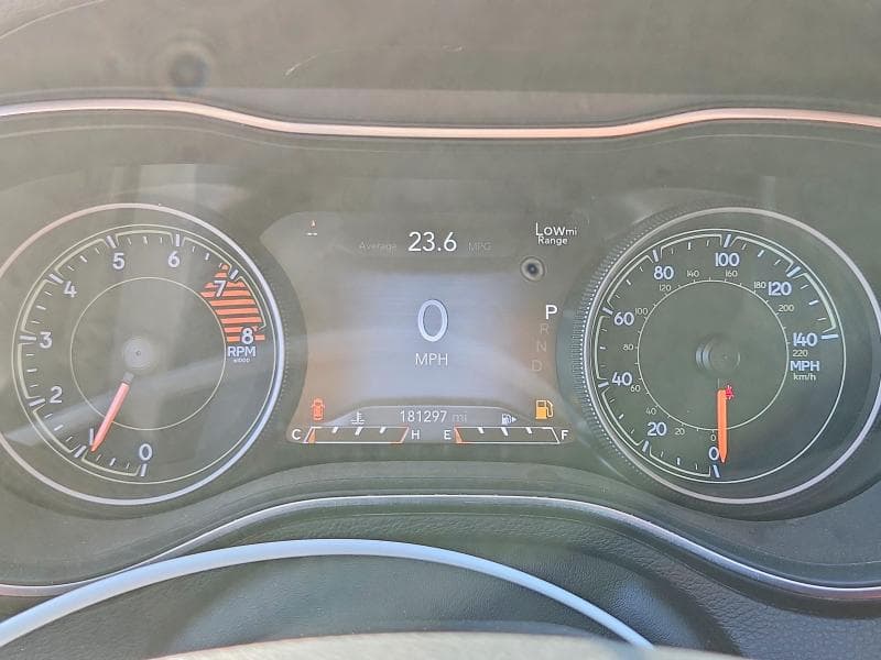 2019 JEEP CHEROKEE TRAILHAWK 9