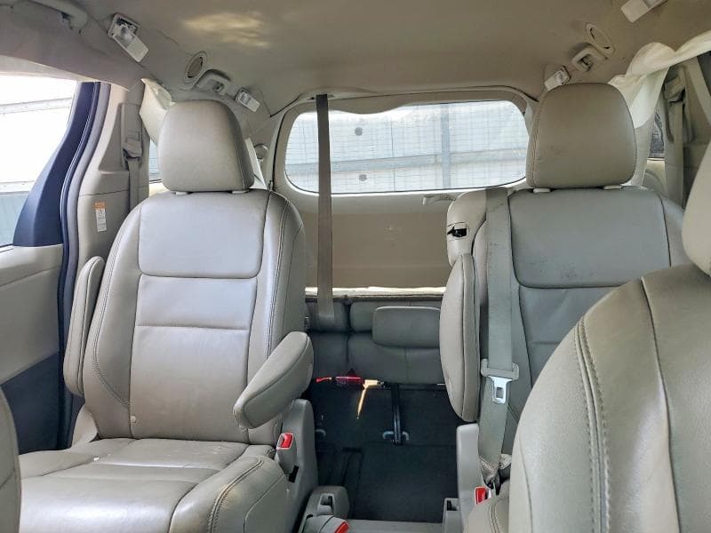 2017 TOYOTA SIENNA XLE 8-PASSENGER 10