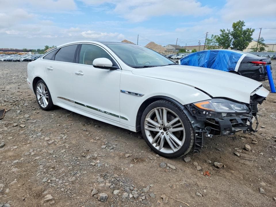 2018 JAGUAR XJ R - SPORT 4