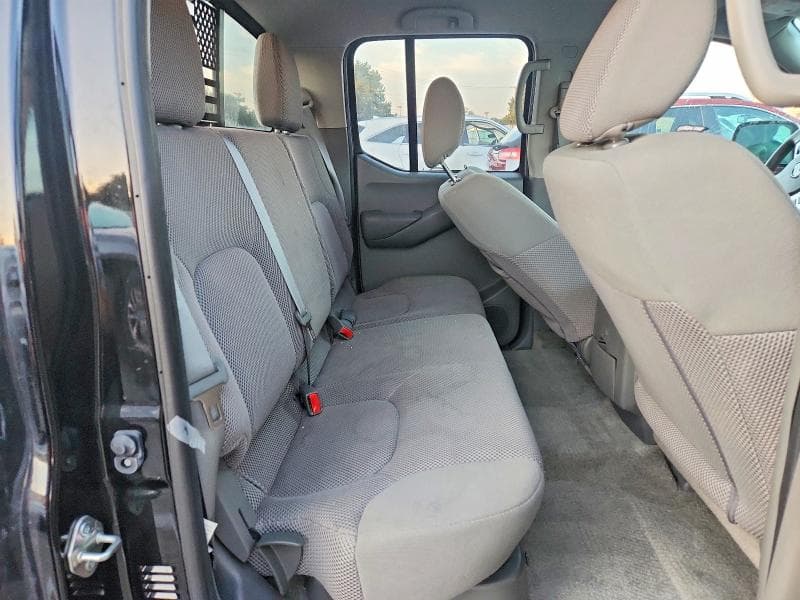 2017 NISSAN FRONTIER SV 10