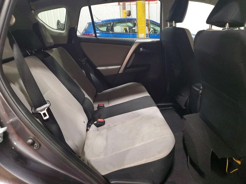 2017 TOYOTA RAV4 XLE 11