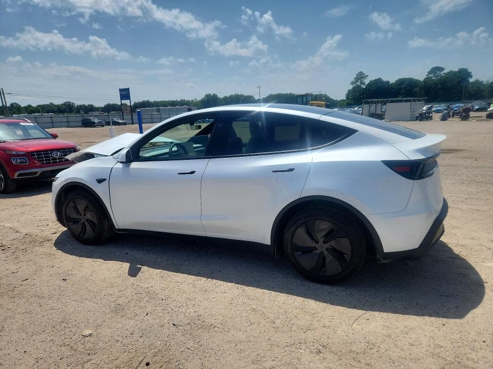 2026 TESLA MODEL Y 2