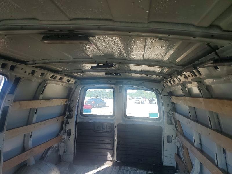 2017 GMC SAVANA G2500 10