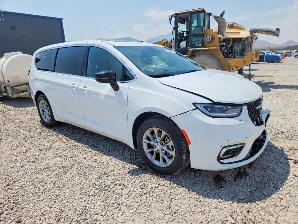 2026 CHRYSLER PACIFICA LIMITED 4