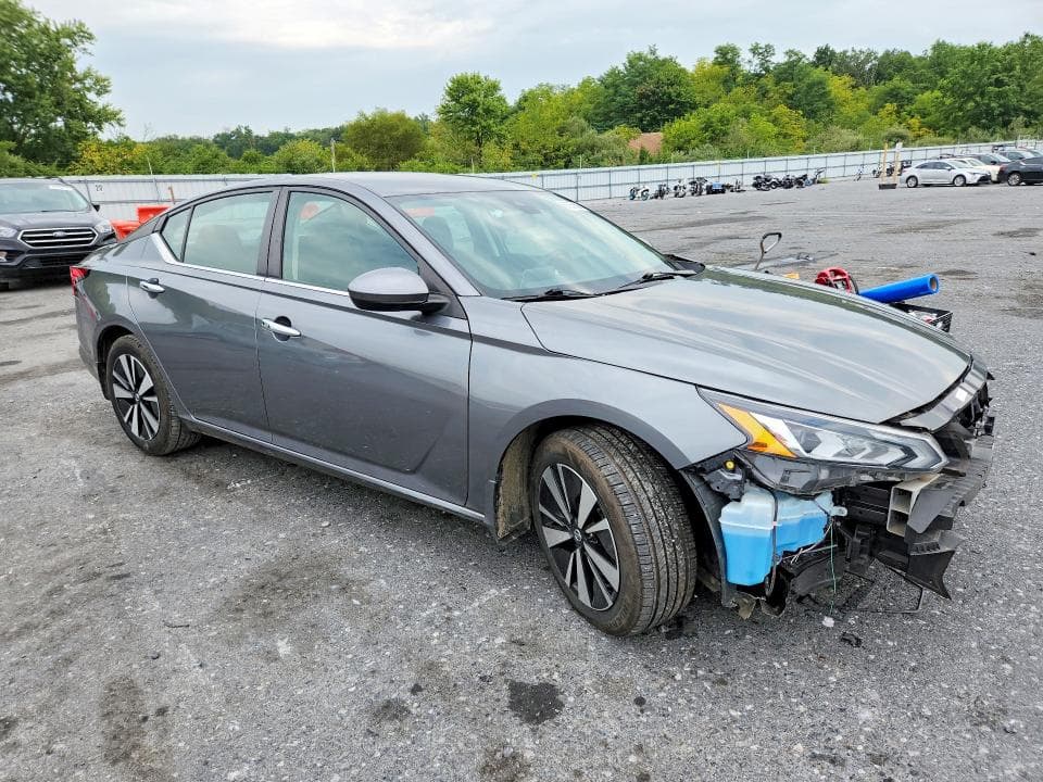 2022 NISSAN ALTIMA SV 4