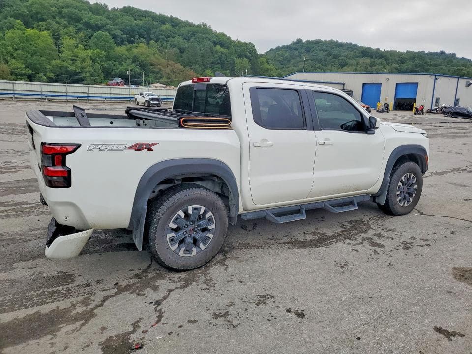2024 NISSAN FRONTIER PRO-4X 3