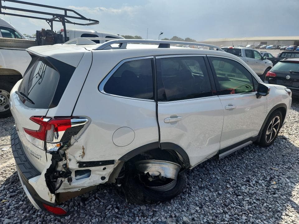 2022 SUBARU FORESTER TOURING 3