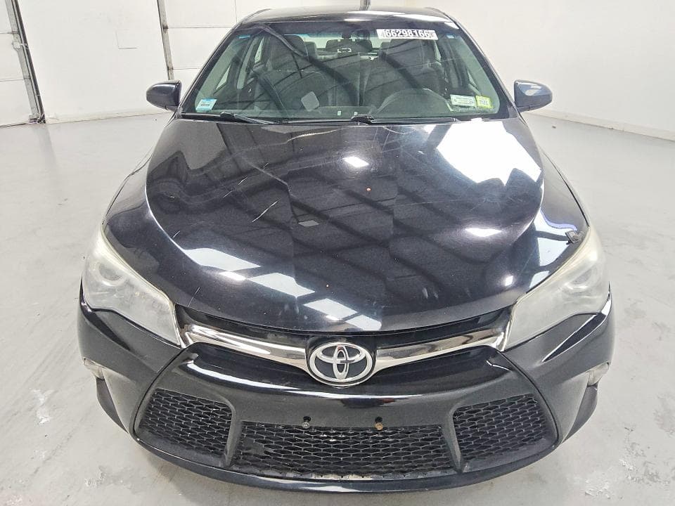 2017 TOYOTA CAMRY SE 5