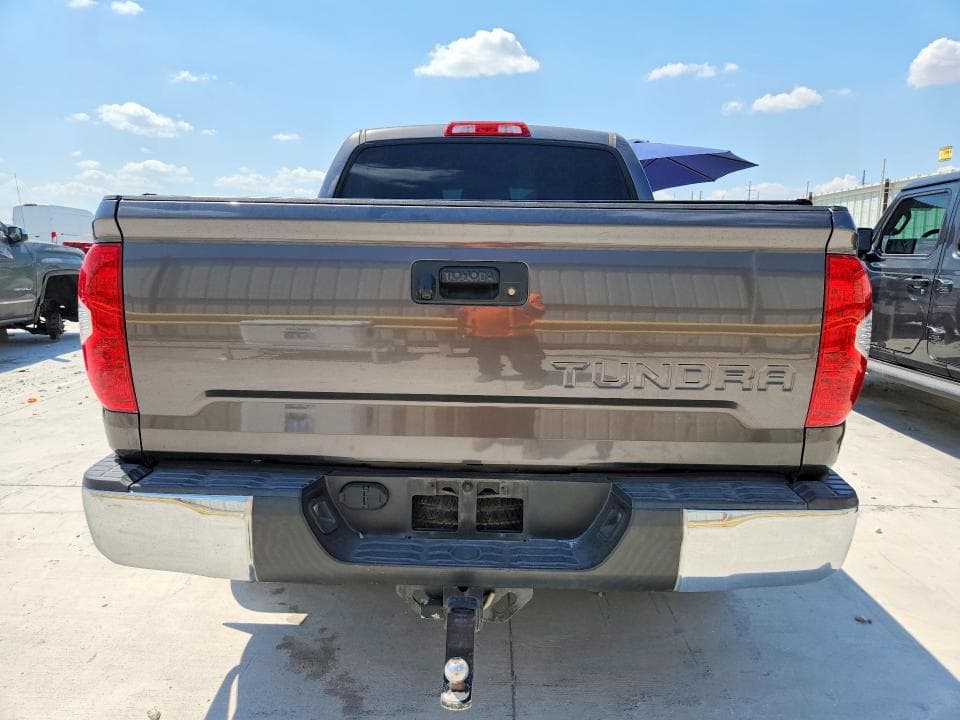 2017 TOYOTA TUNDRA CREWMAX SR5 6