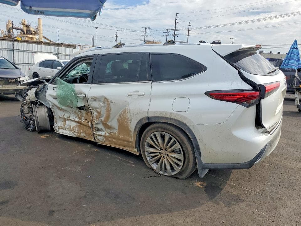2021 TOYOTA HIGHLANDER HYBRID PLATINUM 2