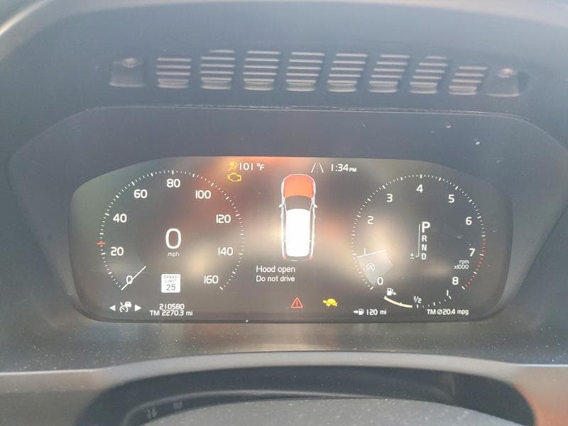 2017 VOLVO XC90 T5 9