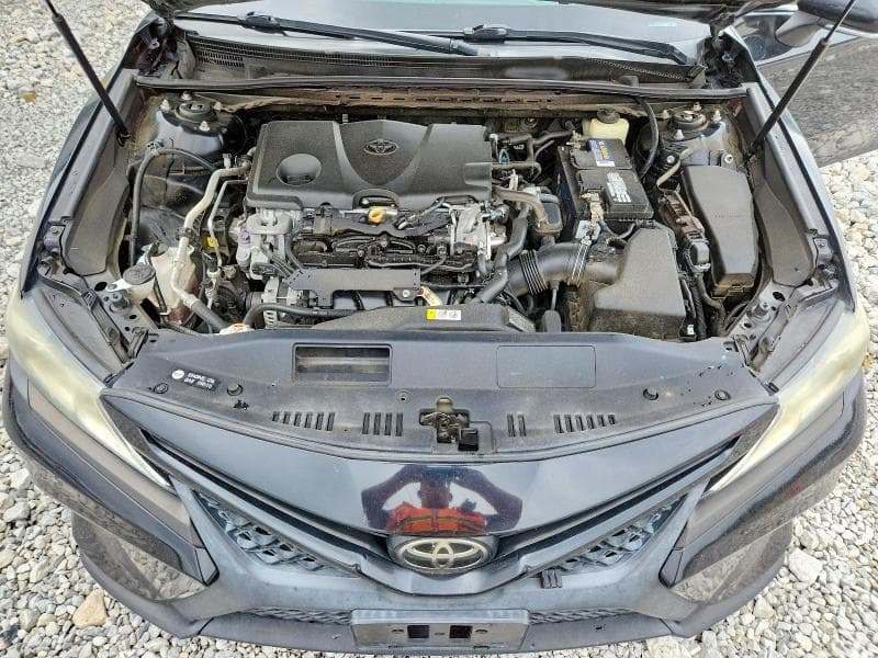 2018 TOYOTA CAMRY SE 11