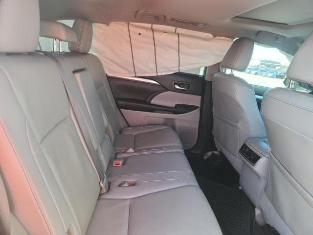 2019 TOYOTA HIGHLANDER XLE 11
