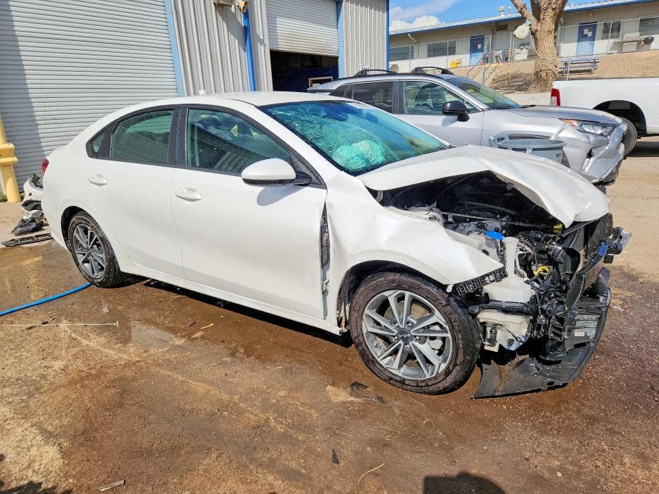 2023 KIA FORTE LXS 4