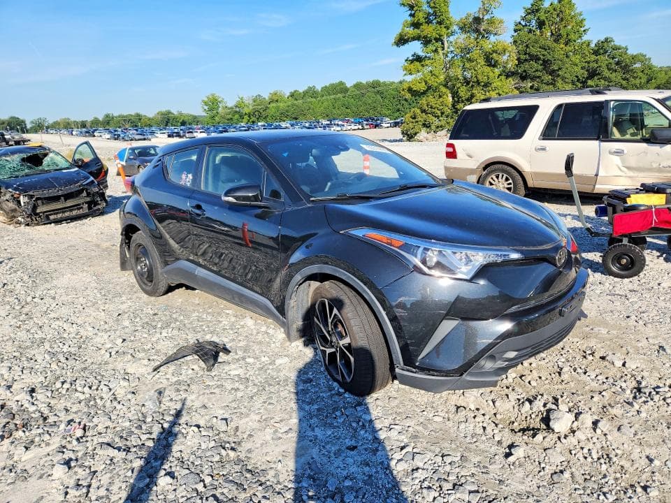 2018 TOYOTA C-HR XLE 4